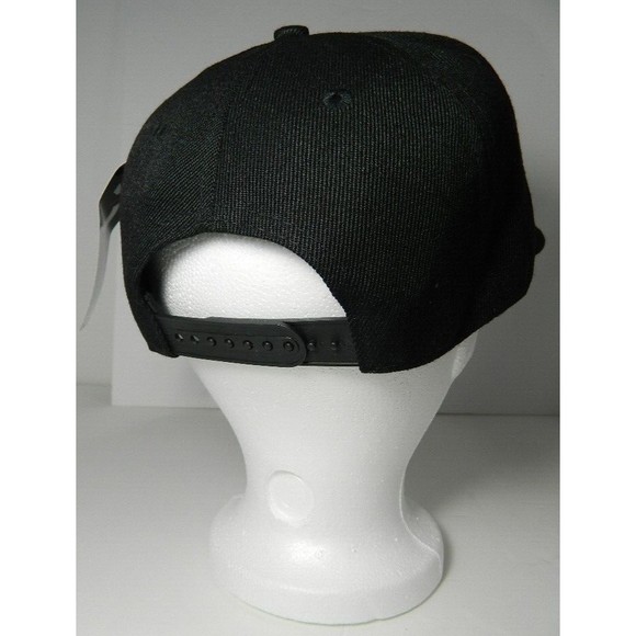 Three In Cap Adjustable Snapback Black with Red & Black Symbol NWT OSFA - Picture 4 of 8